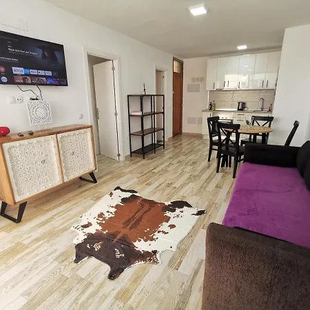 Nice Apartment, Pool,Wifi! *